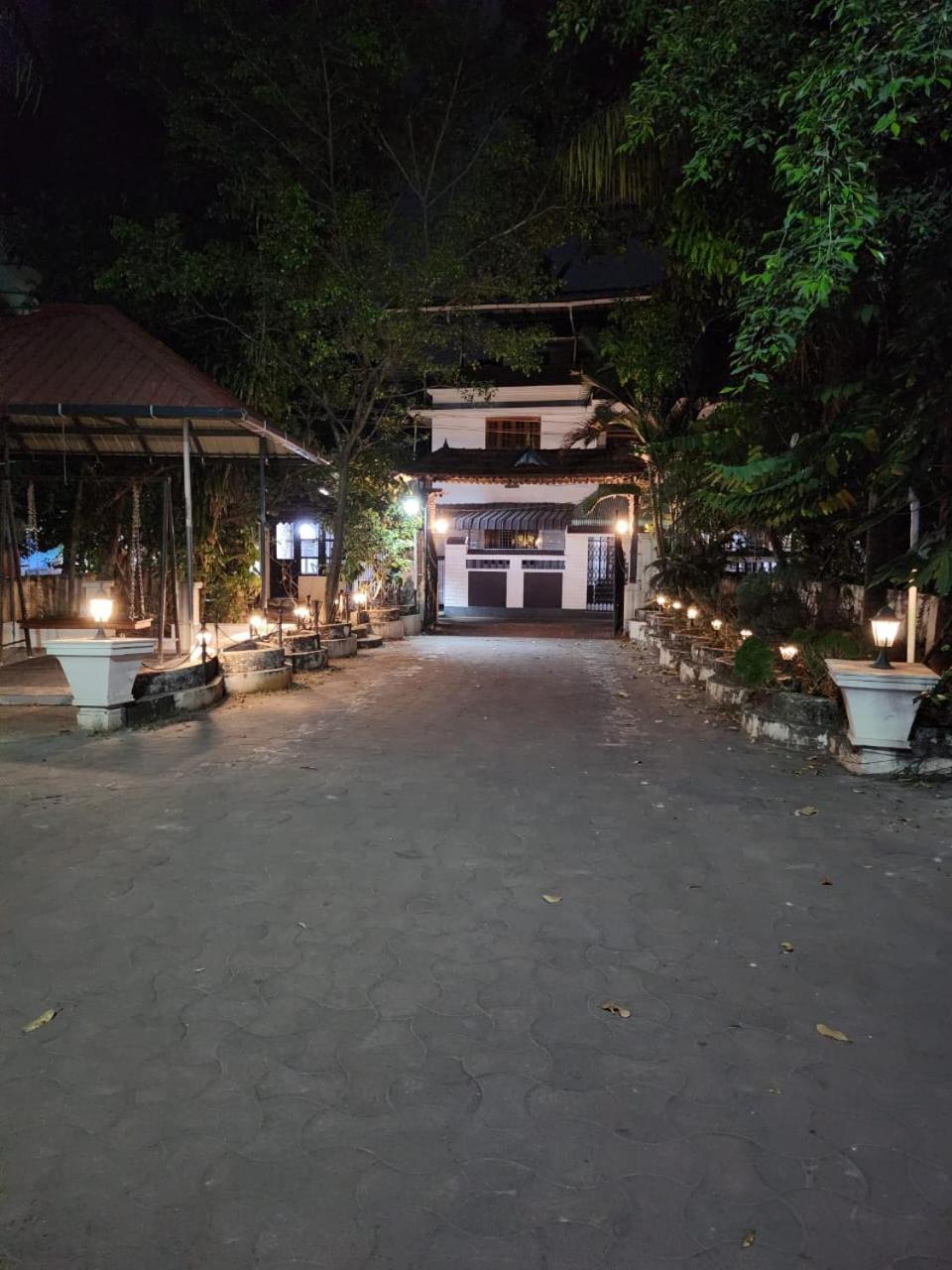Guruvayoor Resort Гуруваюр Экстерьер фото